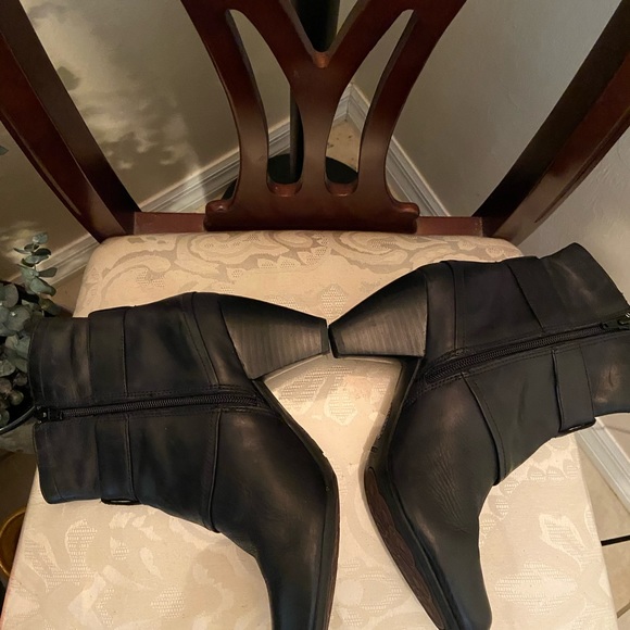 Born Crown Jailyn Black leather size 8 1/2 Bootie Boots - Picture 12 of 15